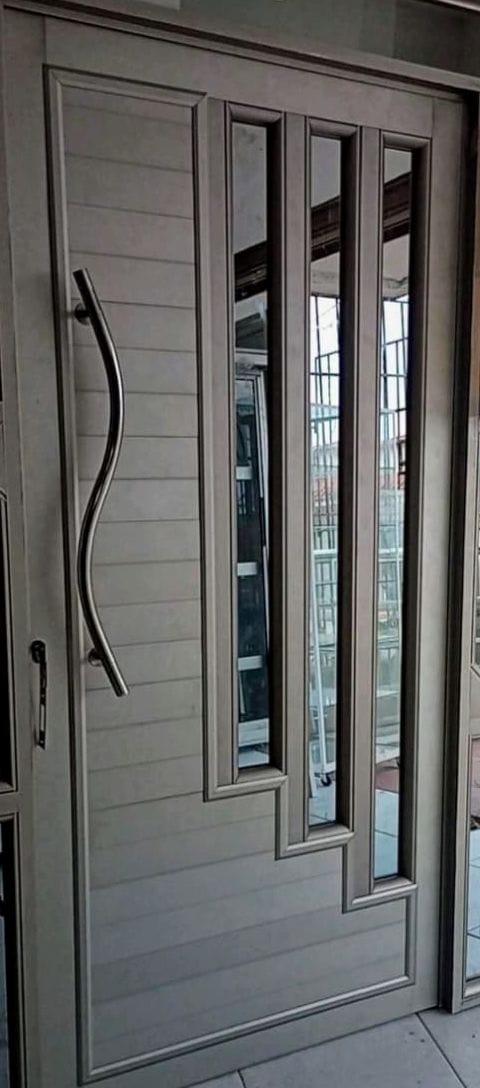 Puerta aluminio  manija estilo s