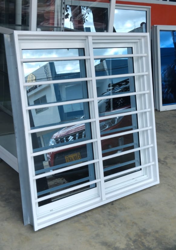 ventana con protector 